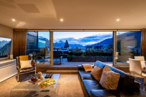 Peak Views Penthouse-Walk To Town-Free Parking-BBQ